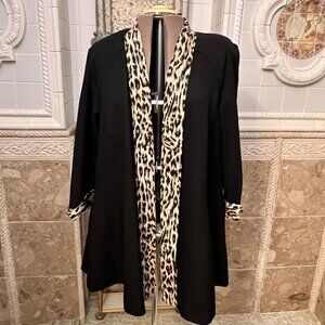 R & D Duster. Size 18. Black W Animal Print Contrast. Open Front. Raglan. AL